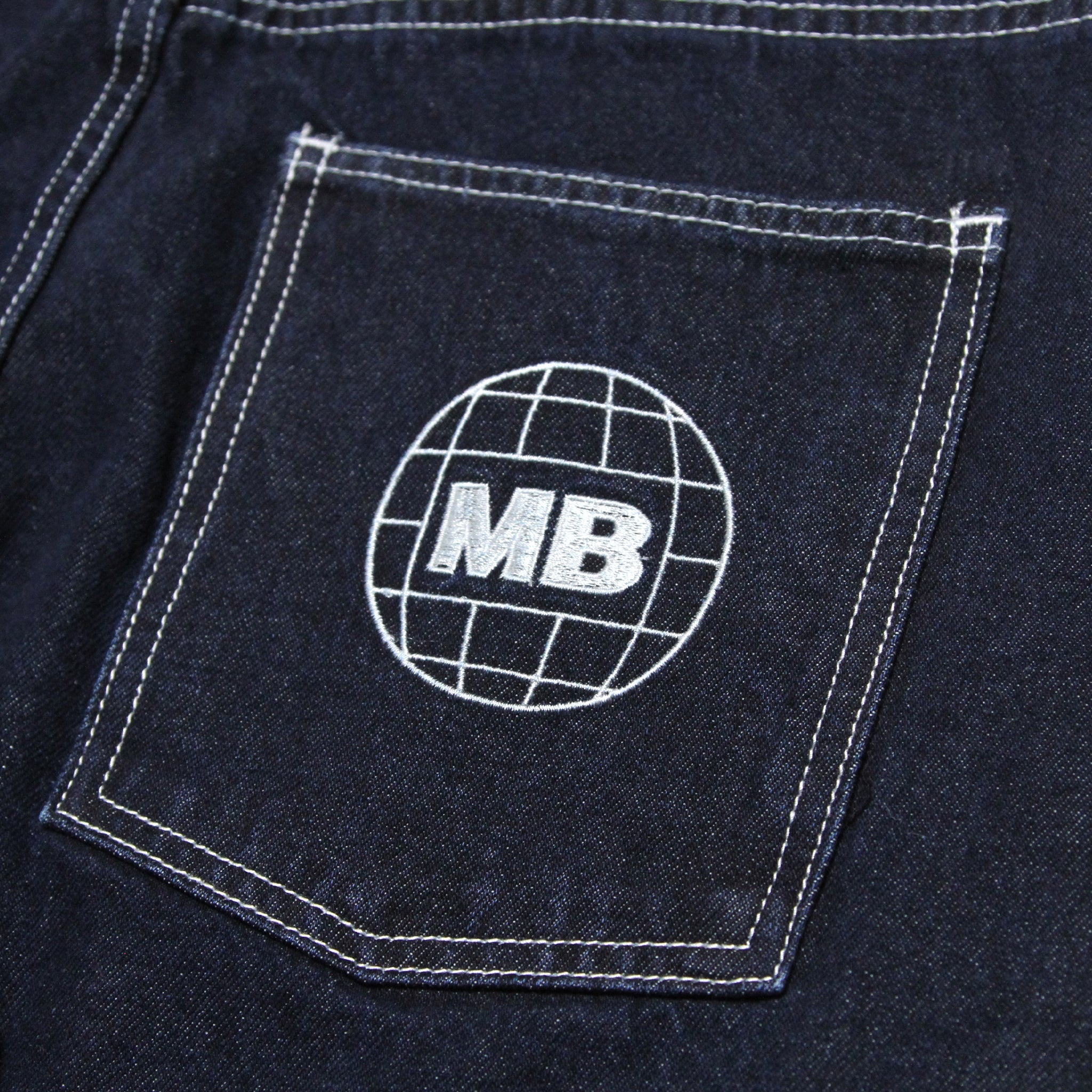 https://cdn.shopify.com/s/files/1/0046/4401/2066/files/MOTO-BUNKAXHEAVIES-CollaborationJeans-DeepBlue14.jpg?v=1766505488